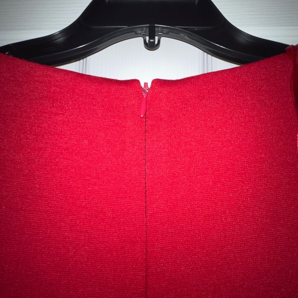 Fun Red Dress! - Picture 4 of 4